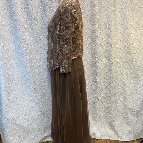 NWOT Candolite Petite small petite Brown bronze Lace Long Sleeve Gown sequins - Picture 9 of 13